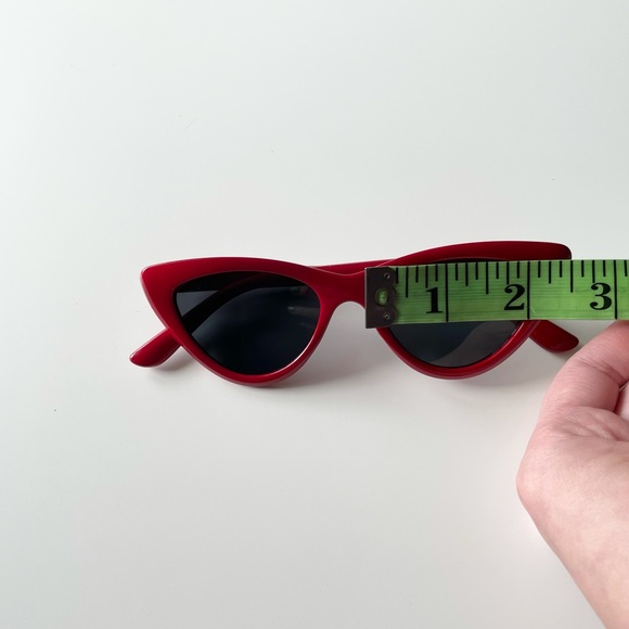 A.J. Morgan Cat-Eye Sunglasses - Picture 4 of 6